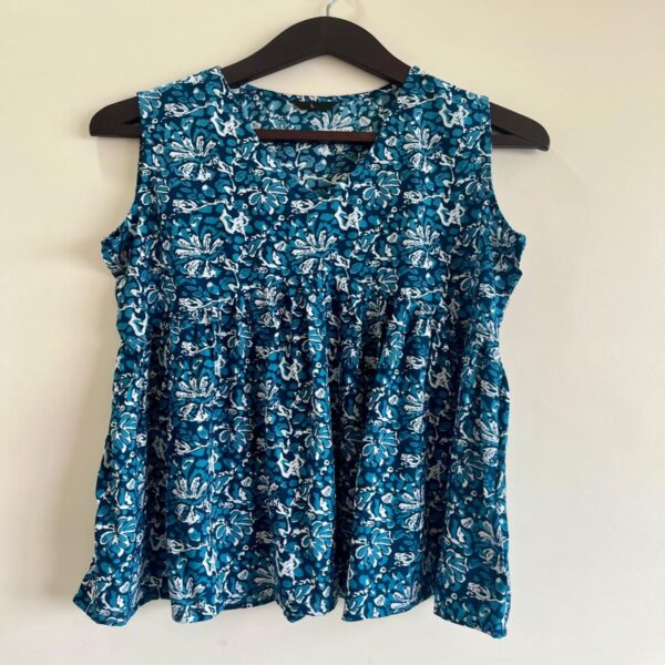 BU – B The New U Everyday Ocean Bloom Blue Floral Cotton Sleeveless Tunic Top