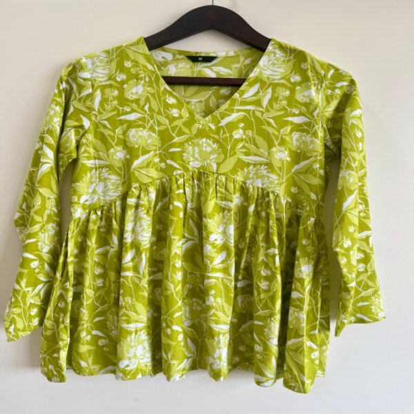 BU–B The New U Everyday Lime Breeze Floral Cotton Long-Sleeve Tunic Top