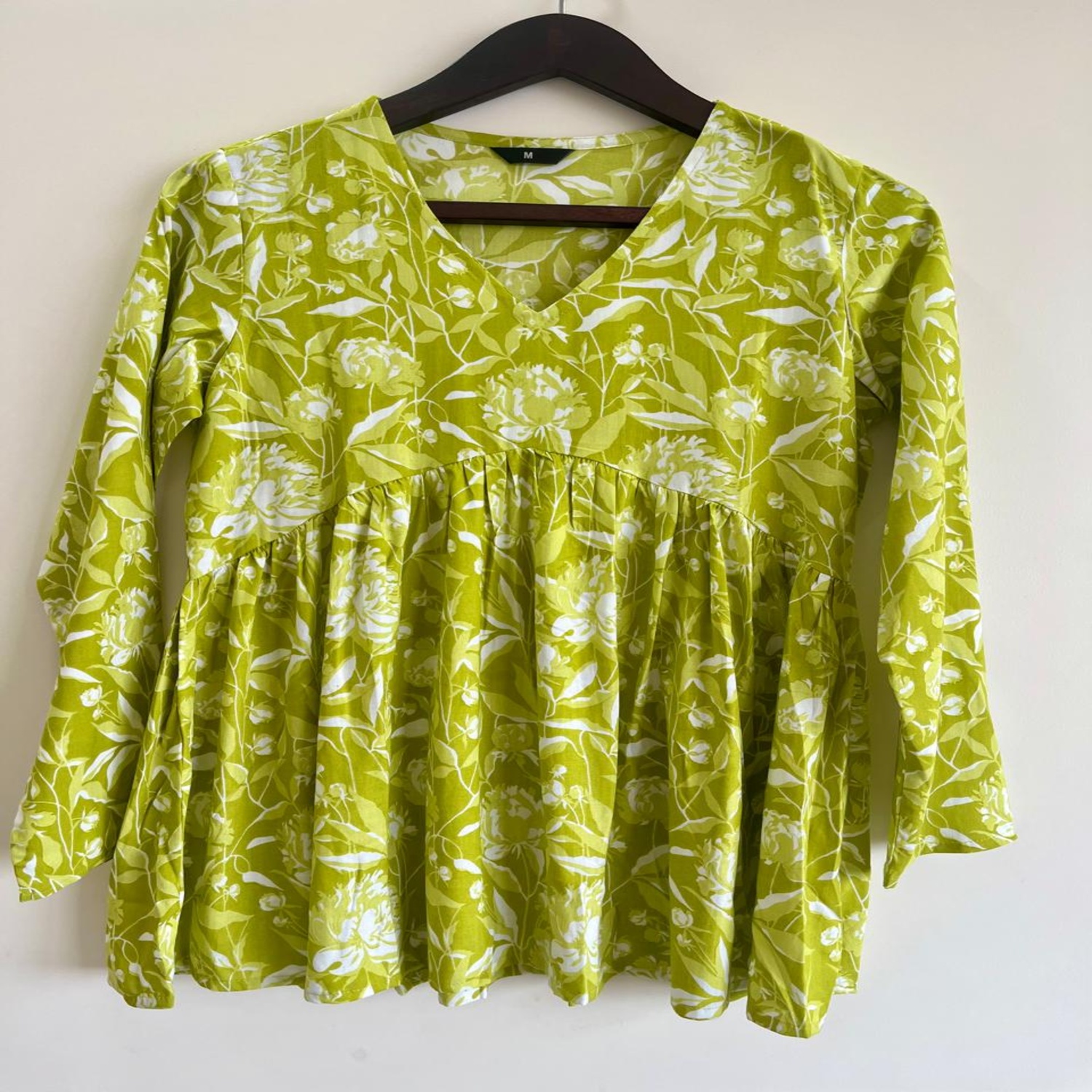 BU–B The New U Everyday Lime Breeze Floral Cotton Long-Sleeve Tunic Top